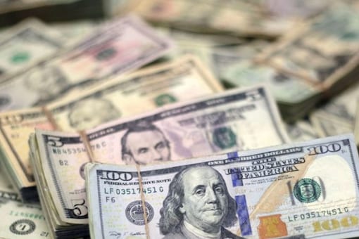 The fall in global forex reserves of various countries is also attributed to the strengthening of the dollar which has reduced the value of various currencies vis-a-vis dollar. (Photo: Reuters)