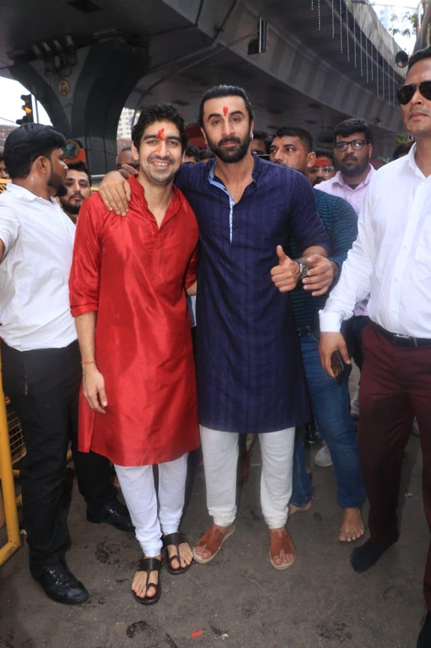 Ranbir Kapoor and Ayan Mukerji visit Lalbaugcha. (Photo: Viral Bhayani)