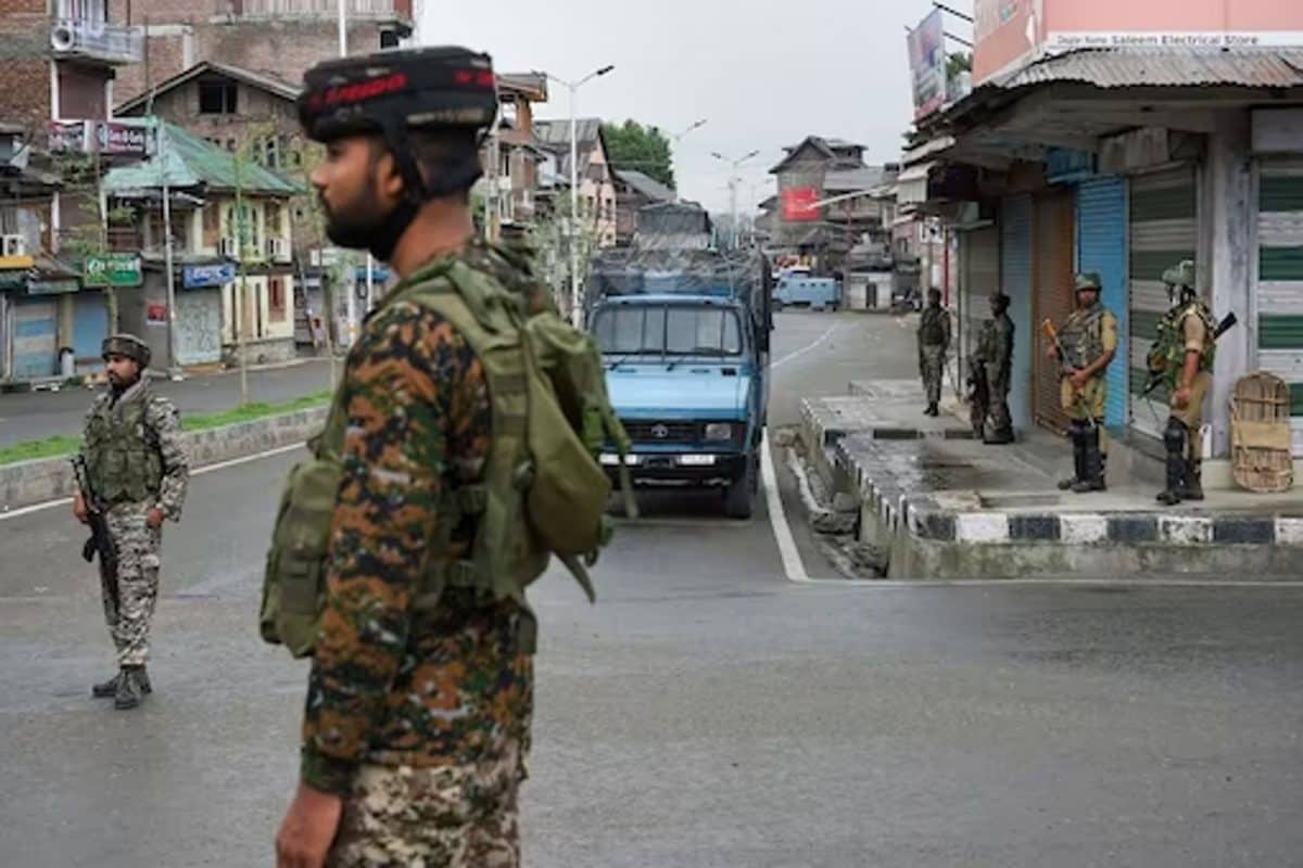 J&K: Shopian Admin Says No Migration; Kashmiri Pandits Reject Claim, Resolve to 'Never Return'