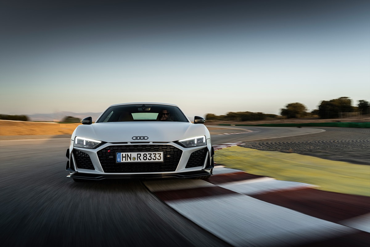 Audi R8 Coupe V10 GT RWD in Pics: See Design, Interior, Features