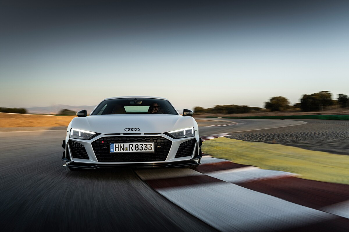 Audi R8 Coupe V10 GT RWD in Pics: See Design, Interior, Features and ...