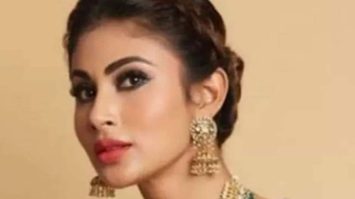 Durga Puja 2022: Mouni Roy Excited For Maha Ashtami Anjali, Says Hubby Suraj Knows A Lot About Pujo