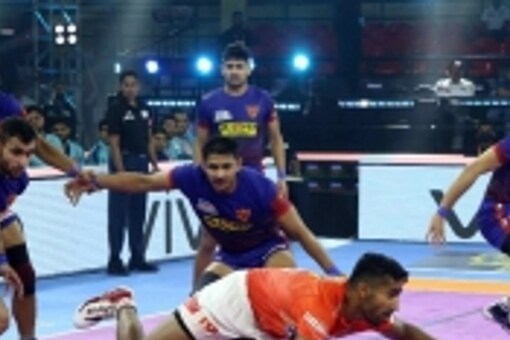 Pkl 9 Naveen Kumar Manjeet Take Dabang Delhi Kc To An Easy Win Over Gujarat Giants News18 8971