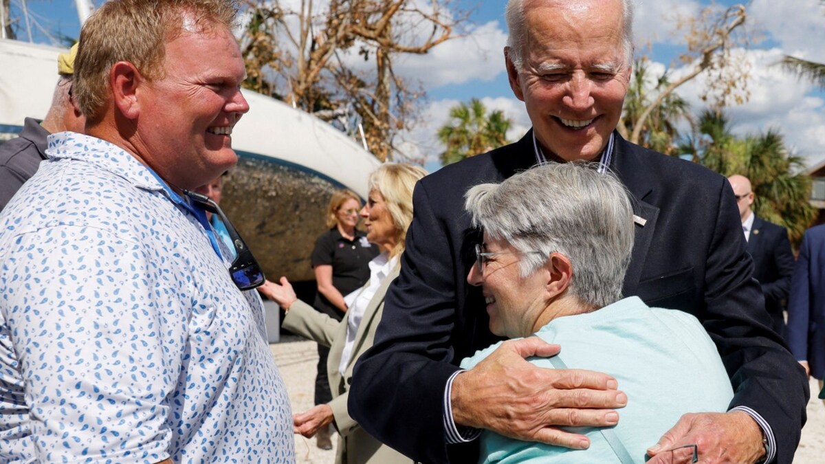 Over 90 Killed in Hurricane Ian; Biden Tours Florida Clean-up Zone, Meets Republican Critic & Opponent