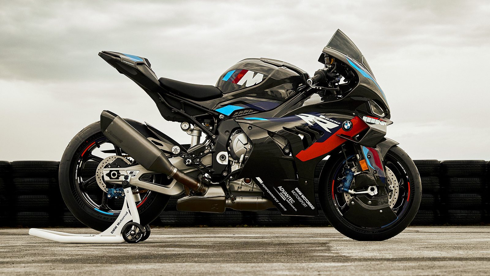 Bmw M 1000 Rr In Pics: See In Detail One Of The Most Powerful 