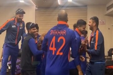 Shikhar Dhawan shows a glimpse of Team India's new jersey