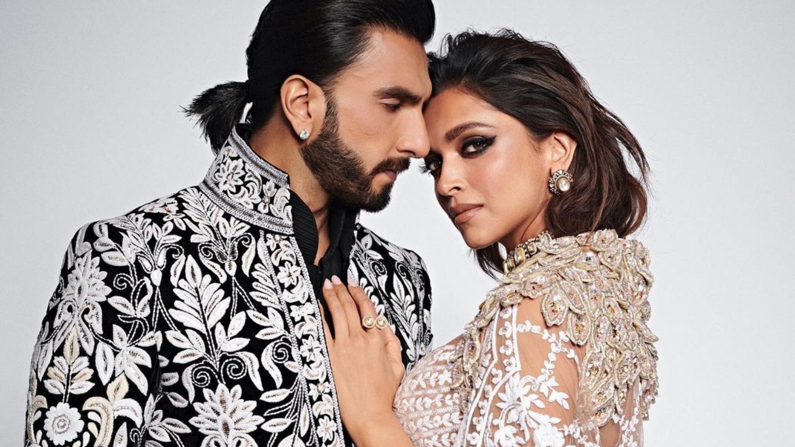 Dekho, Magar Pyaar Se,' says Ranveer Singh as he posts dashing