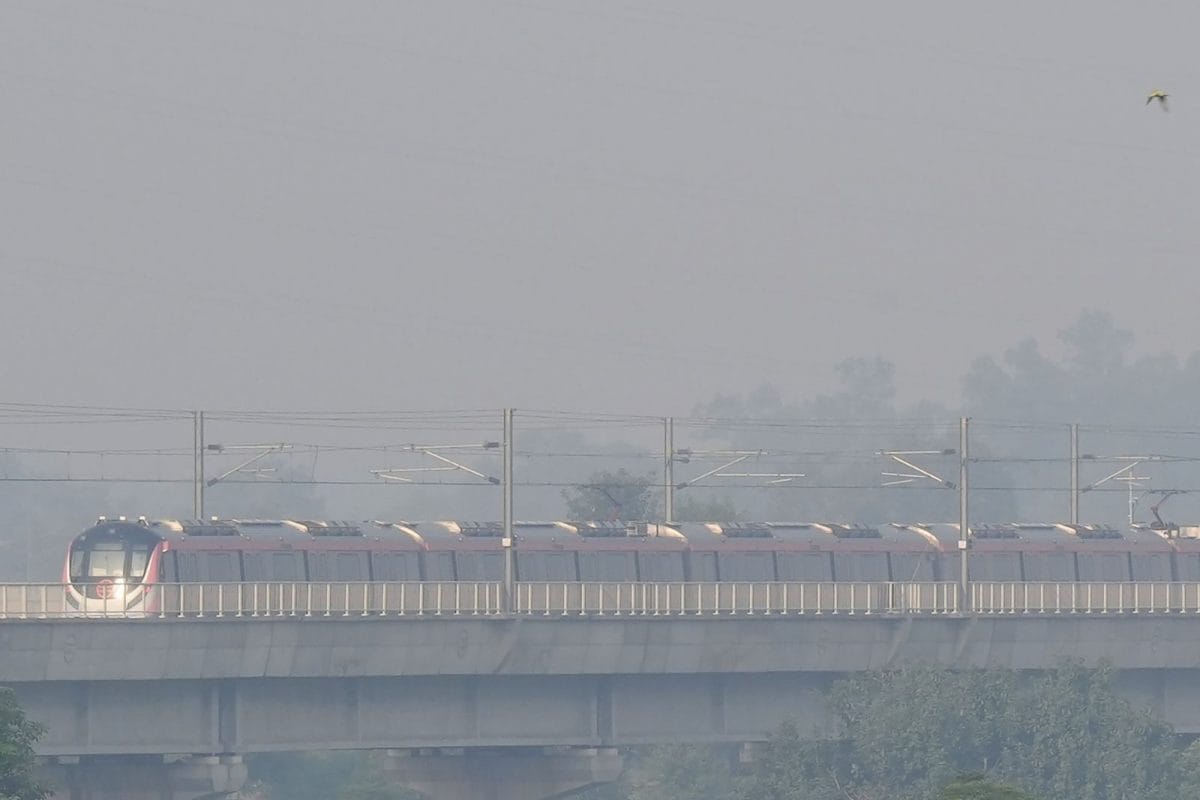 AQI at 305, Delhi Seeing Cleanest Post-Diwali Air Since 2015; Is Worst Yet to Come? See Reports