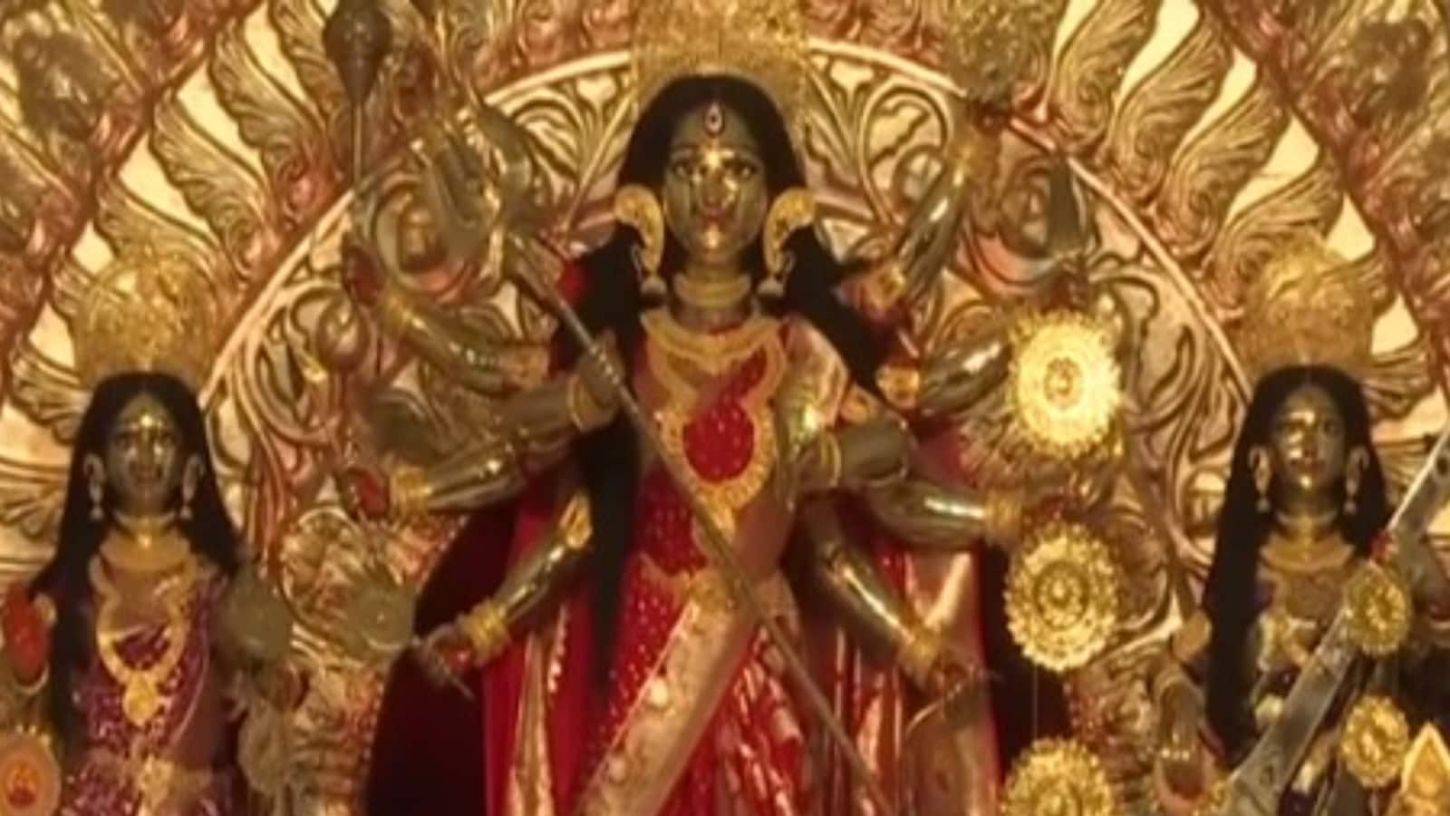 heaviest-in-78-years-11-feet-tall-durga-idol-weighing-over-1-000-kg