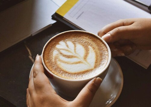 On international coffee day, today, we bring you the classics and coffee cocktail recipes. Make the most of the day by indulging in these. 