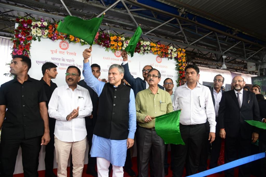 Flagged off by Railway Minister Ashwini Vaishnaw, the rake is 180 tonnes lighter than existing steel rakes. (Image: Twitter/ @AshwiniVaishnaw)