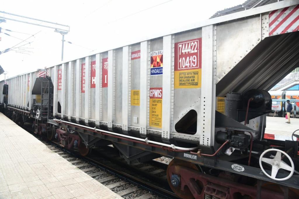 The new rake can carry 180 tonnes extra payload per trip over conventional rakes and being corrosion resistant, will reduce maintenance costs. (Image: Twitter/ @AshwiniVaishnaw)