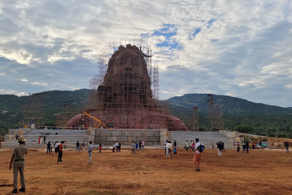 karnataka-hc-allows-inauguration-of-112-ft-adiyogi-statue-by-vice