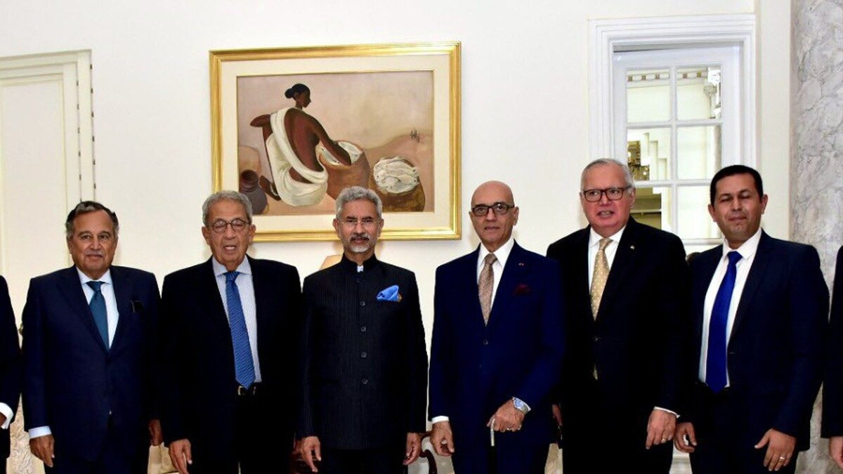 Jaishankar Meets Eminent Foreign Policy Thinkers in Egypt