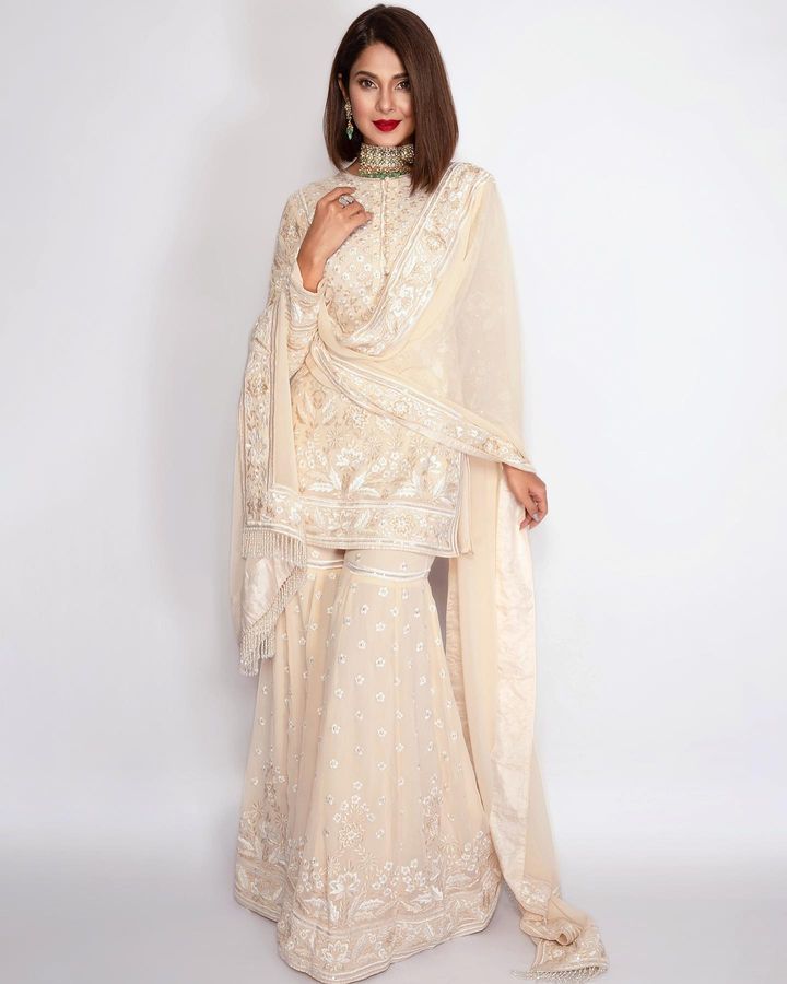 Jennifer winget ethnic on sale wear