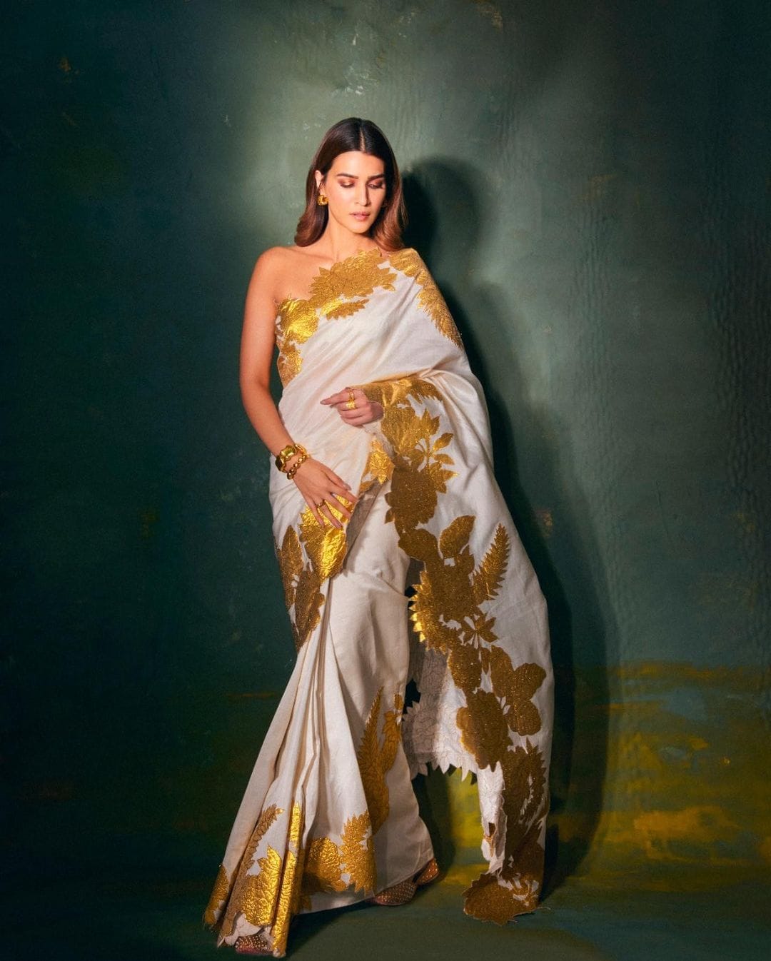 Pooja Hegde in Rs 40k metallic linen saree shows how to rock all things  gold. Wow pics - India Today