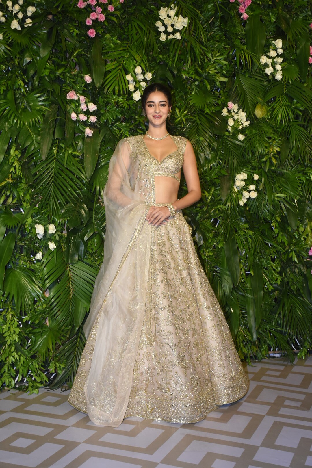 Kriti Sanons Diwali Party Attended By Varun Dhawan Ananya Panday