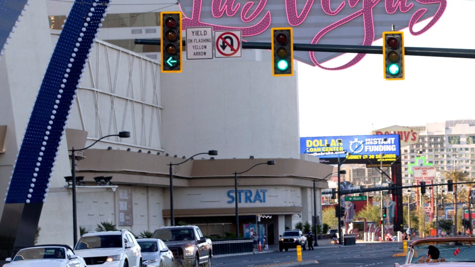 2 Dead, 6 Injured After Man Goes On Stabbing Spree At Las Vegas Strip