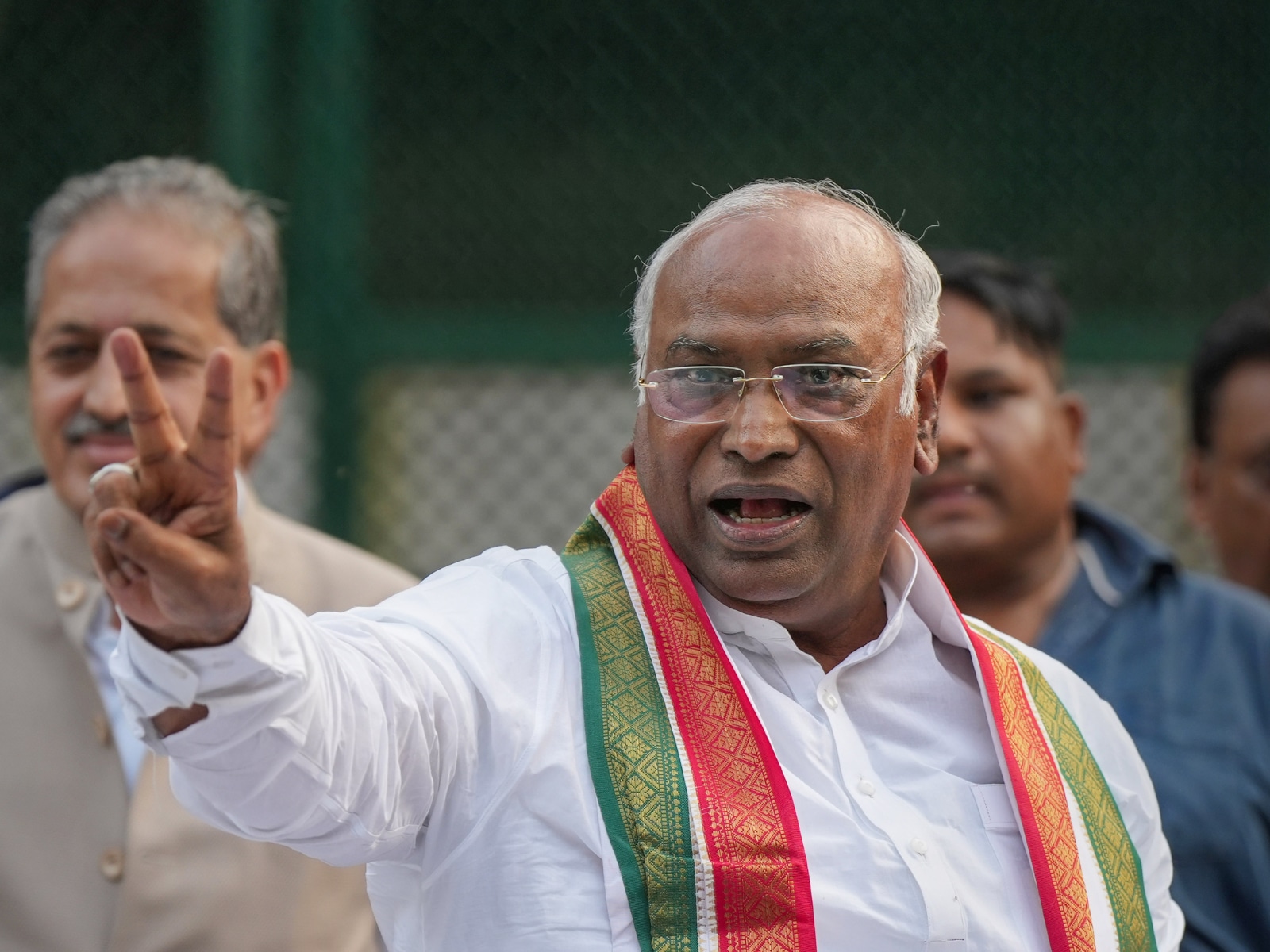 HW News English on X: Congress Chief Mallikarjun Kharge Slammed