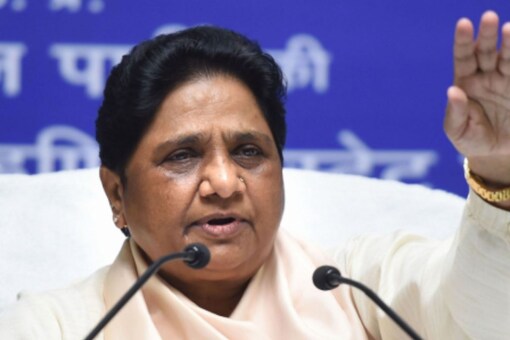 Ӿٴͧ Mayawati ˹ BSP բͧ͡ѹúͺѹԴͧ Sant Ravidas ռ֡Ѻйѡٻ (Ҿ: PTI)