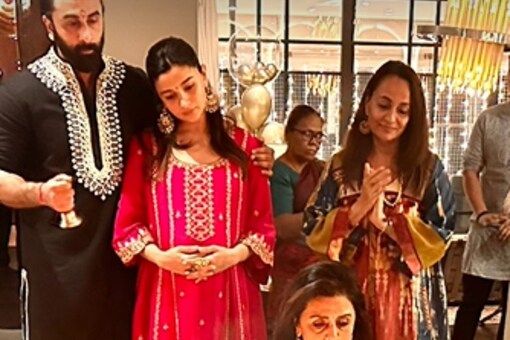 Ranbir Kapoor  Alia Bhatt ʴ Diwali puja Ѻ Neetu Kapoor