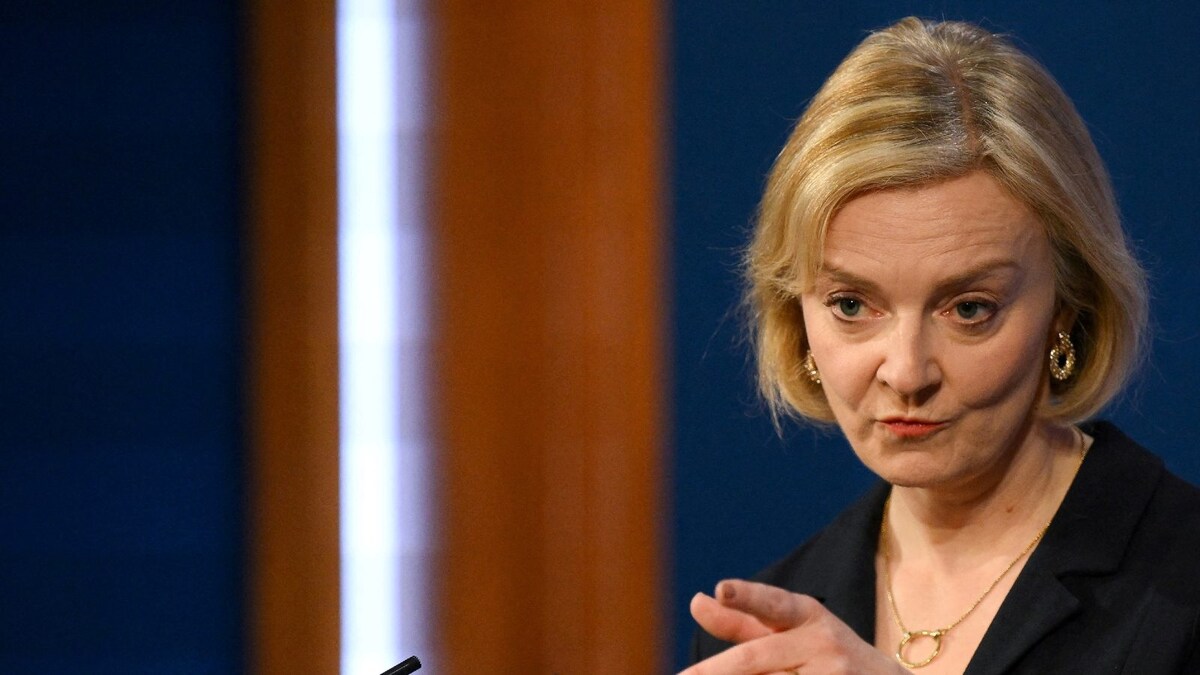 Liz Truss' Phone Was Hacked by Suspected Putin Agents when She Was Foreign Minister: Report