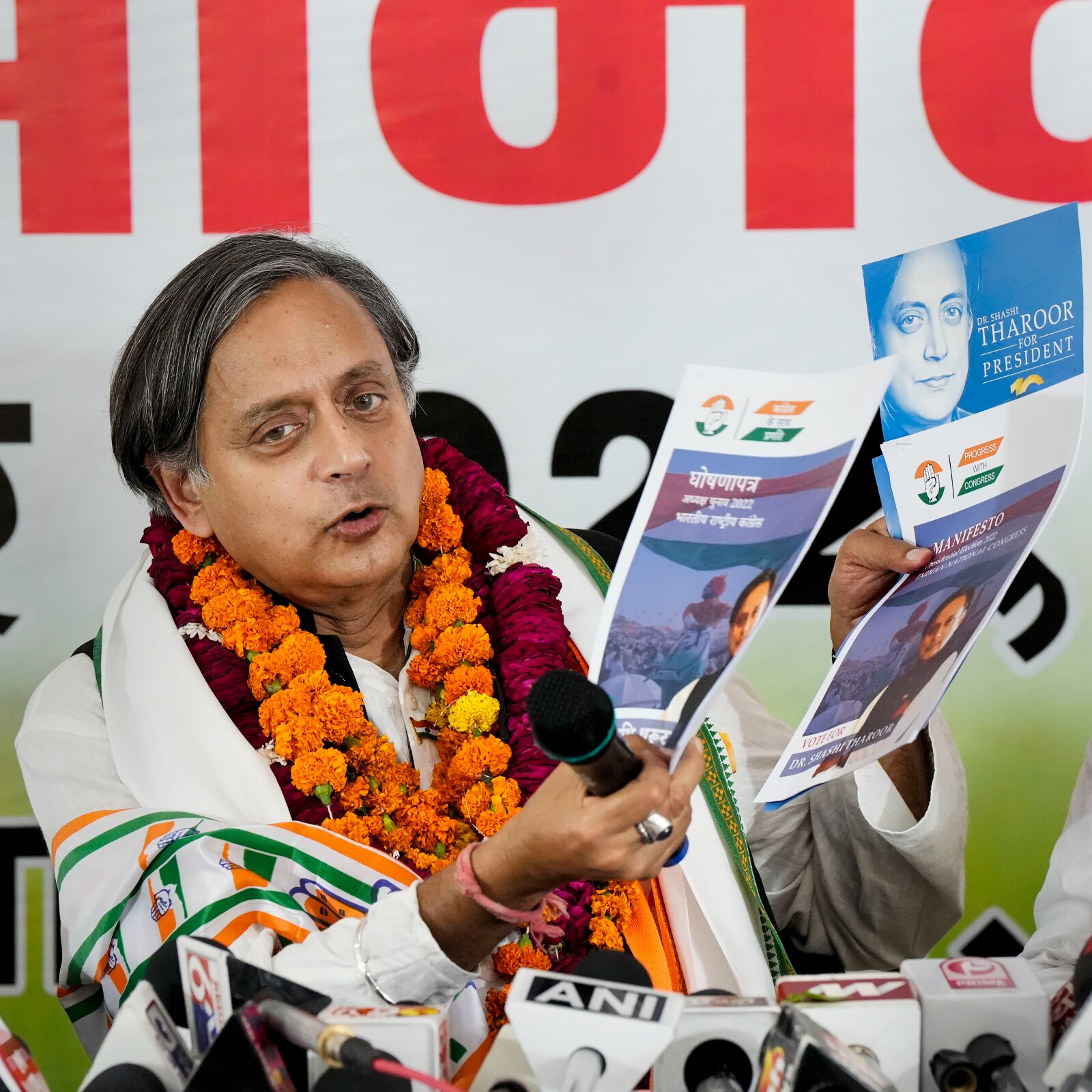 Shashi Tharoor Could Lose, But Congress under Mallikarjun Kharge Should  Adopt His 10 'Ideas'