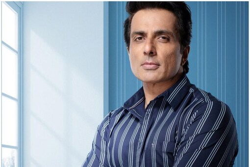 Sonu Sood has won the CNN-News18 Indian of the Year 2022 award in the Special Achievement category.