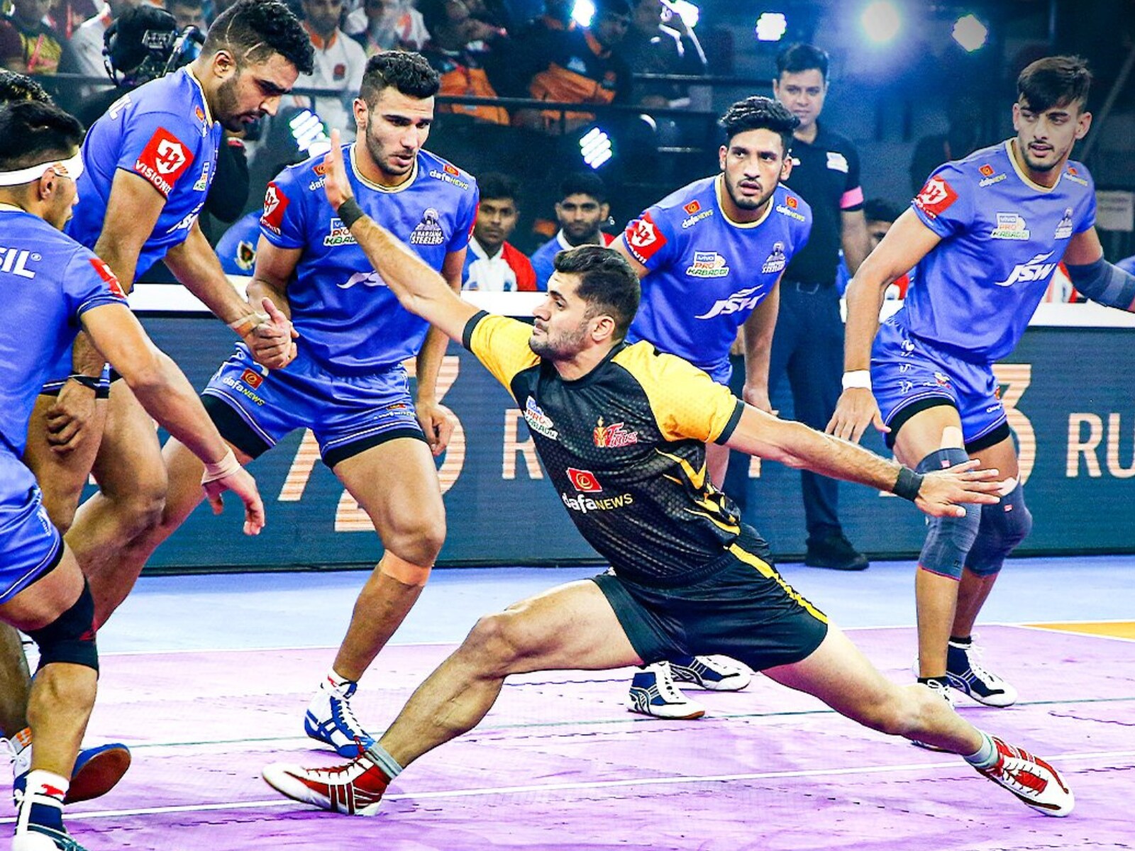 Pro Kabaddi 2022: Haryana Steelers decimate clueless Telugu Titans, Meetu  shines