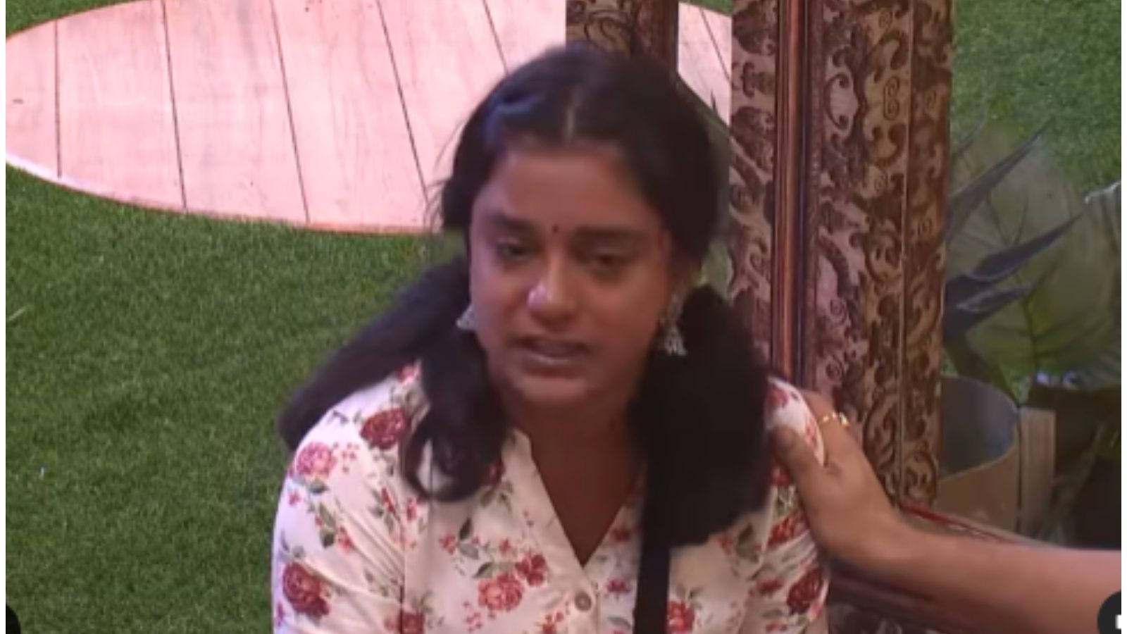 Bigg Boss 16: Sumbul Touqeer Breaks Down, Says She's Not Mentally Strong  Enough