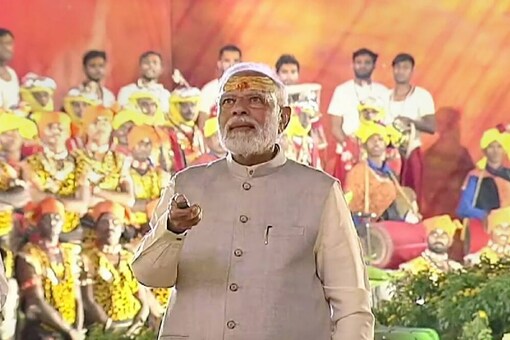  Prime Minister Narendra Modi dedicates 'Mahakal Lok' corridor, the first phase of the Mahakaleshwar Temple corridor development project, to the nation, in Ujjain (Image: PTI)