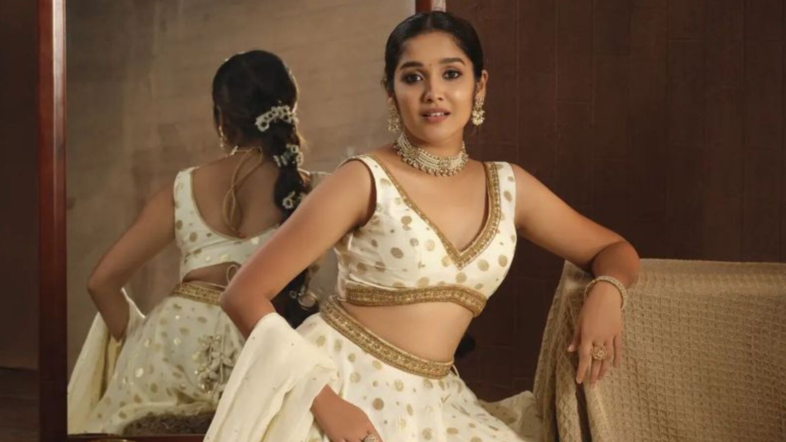Anikha surendran nude