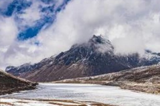 Light to moderate snowfall is likely to occur in isolated places in Arunachal Pradesh in the next 24 hours. (Image: Shutterstock)