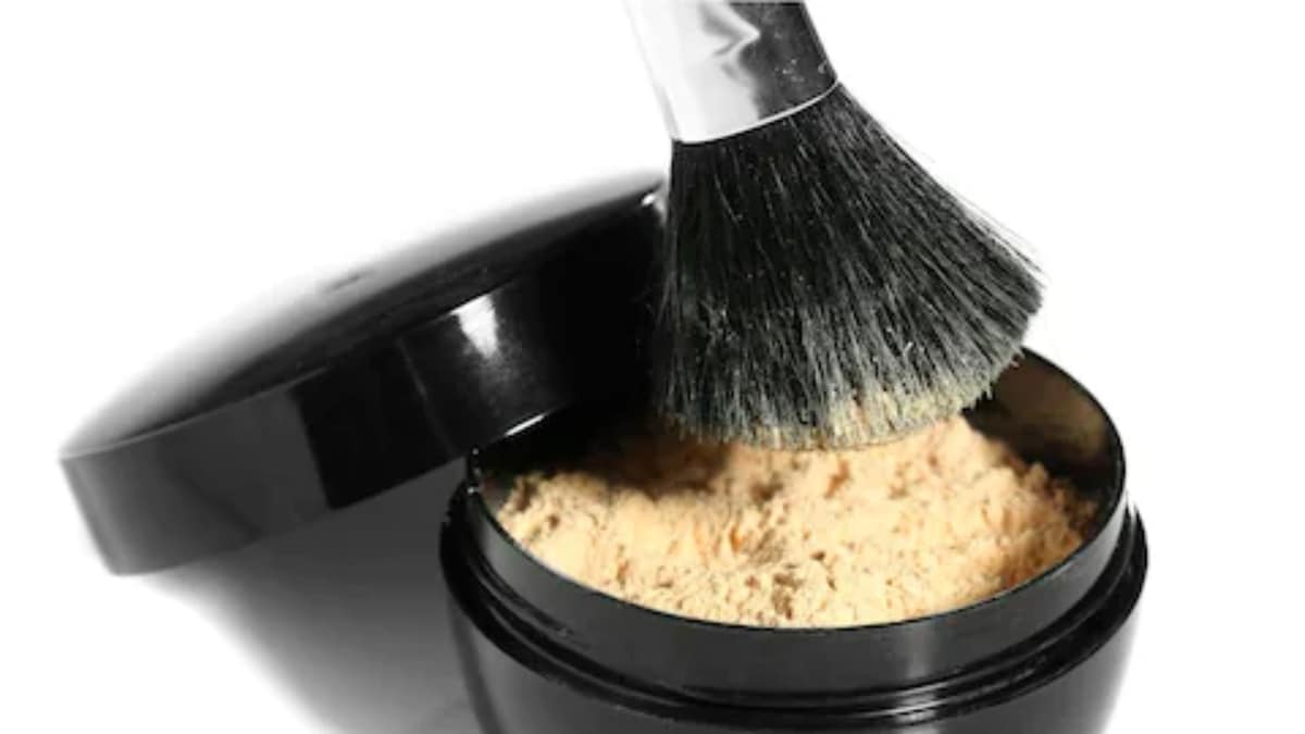 Use Loose Powder To Give Yourself Long-lasting Make-Up