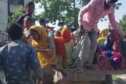 The labourers rescued from Motihari. (News18)