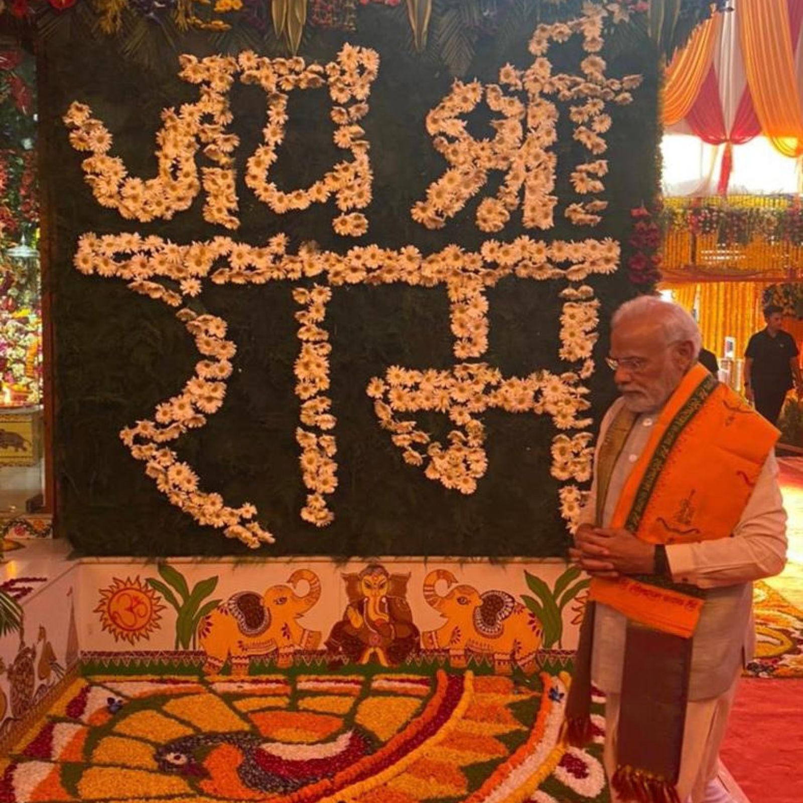 Deepotsav in Ayodhya Begins in PM Modi’s Presence on Diwali Eve; 18 ...