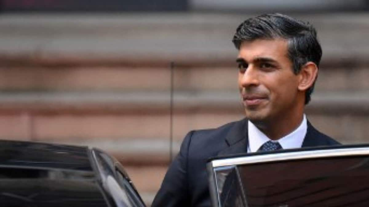 On First Day, New UK PM Rishi Sunak Postpones Crunch Budget Plan till Nov 17 & Restores Fracking Ban