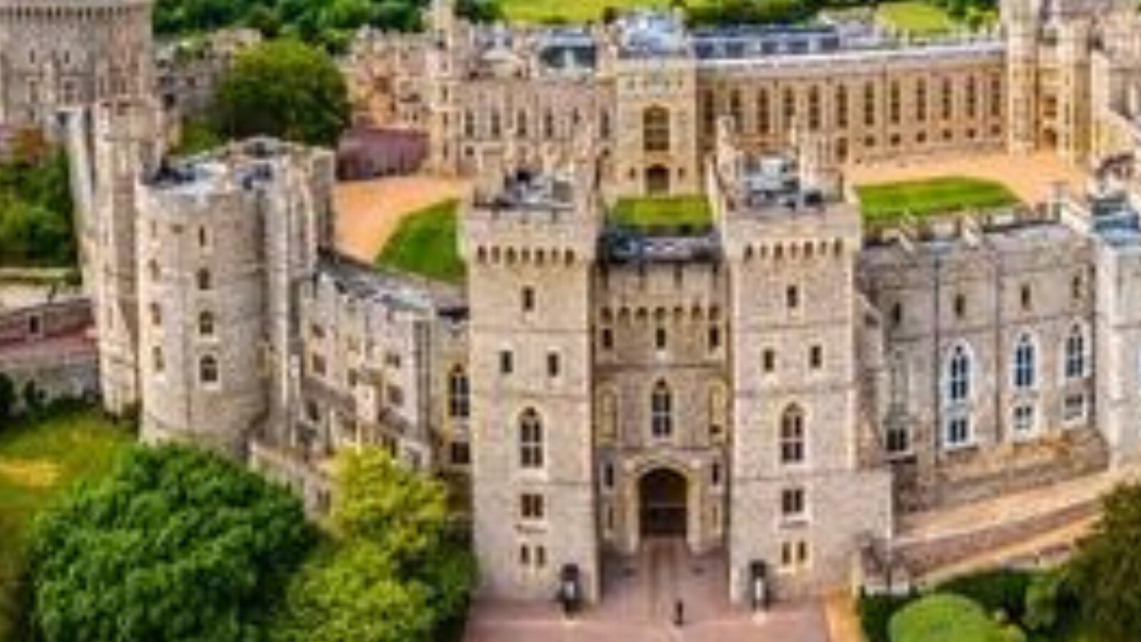 Windsor Castle Reopens For Visitors After Queen Elizabeth’s Death