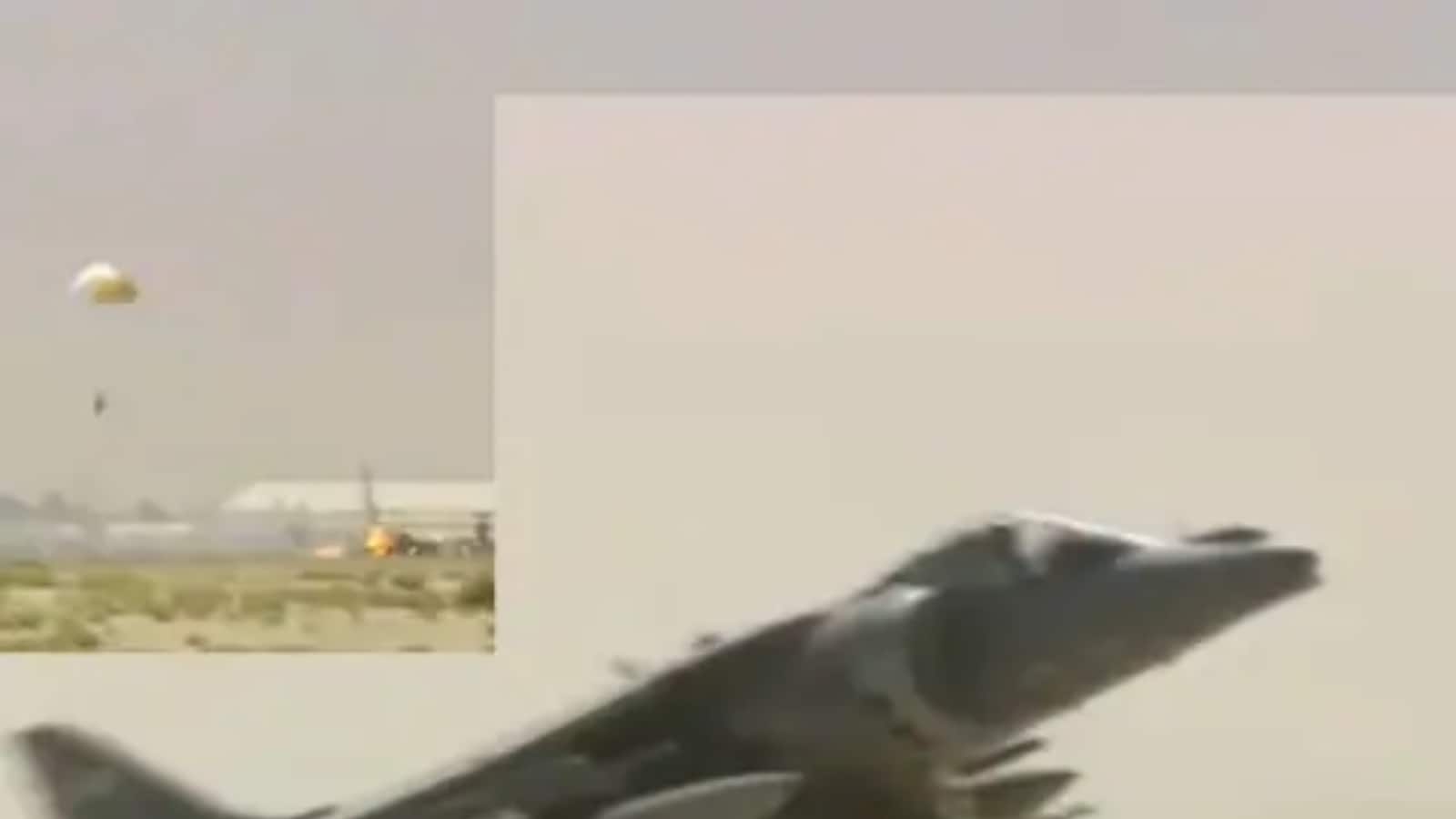 Watch: Pilot Ejects Seconds Before Plane Crash, Reddit Users Can't Believe It