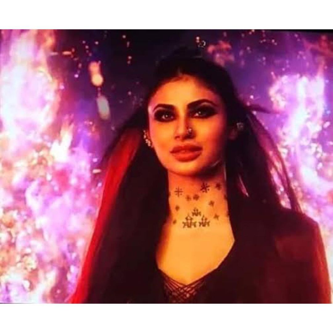 Mouni Roy's Junoon to Vidya Balan's Manjulika, Halloween Costumes Ideas