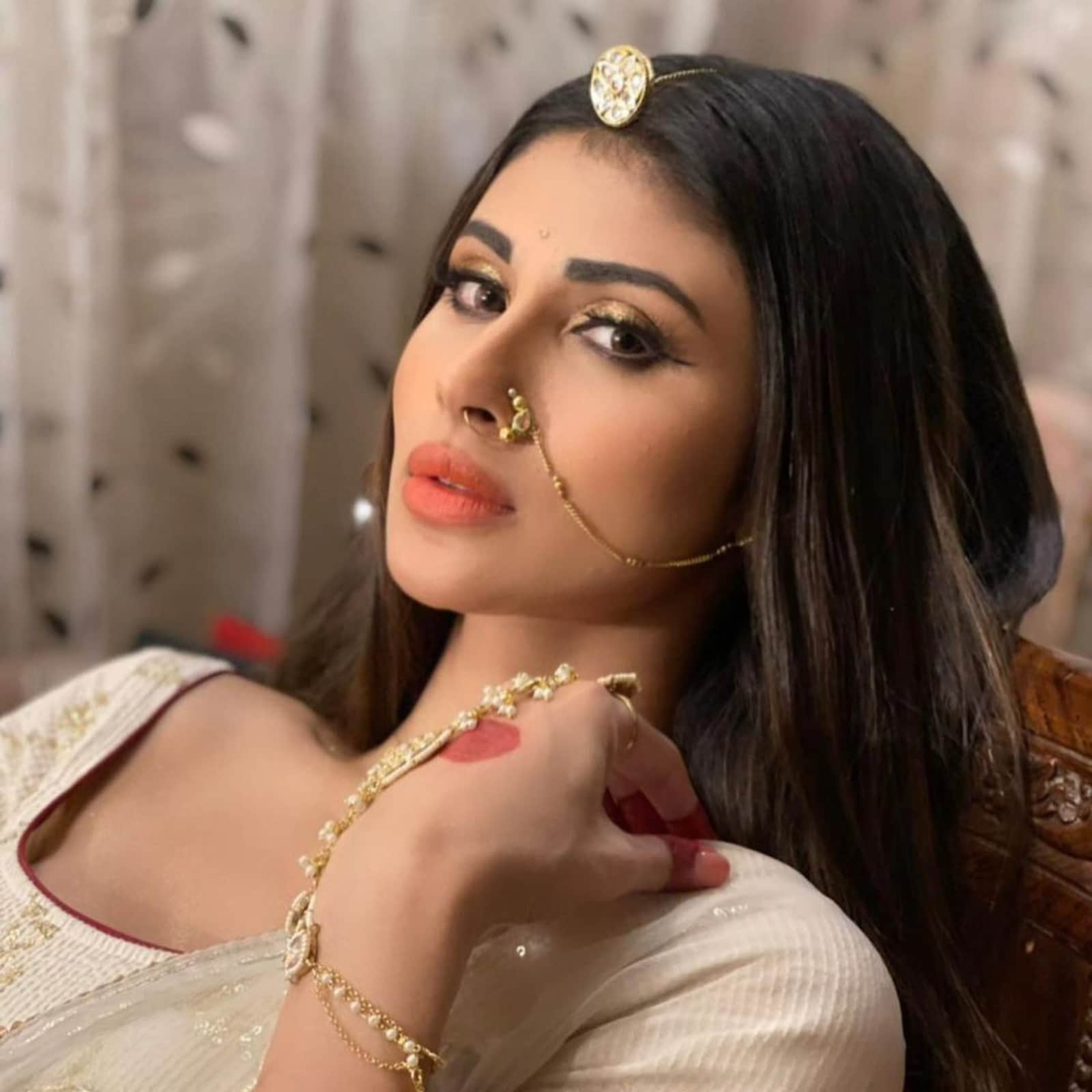 mouni roy in salwar suit