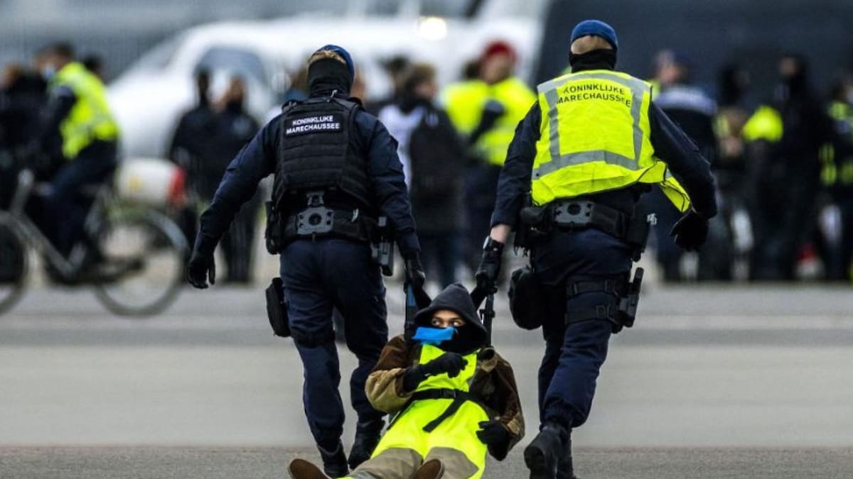 Climate Activists Block Private Jet Runway at Amsterdam Airport