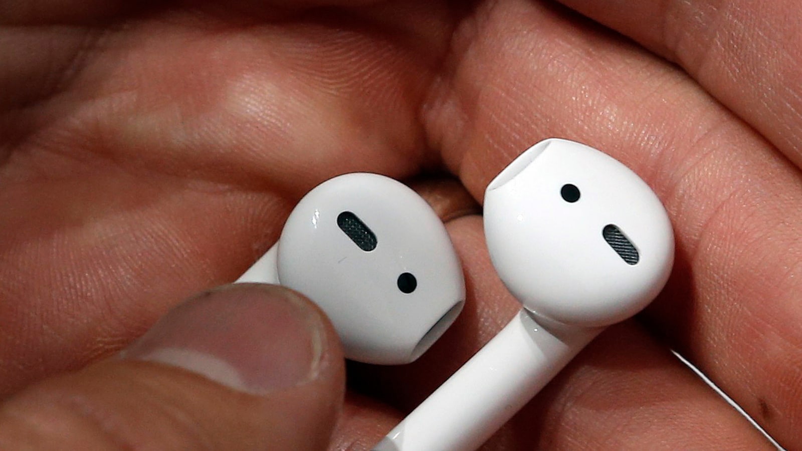 Read more about the article Apple Starts Making AirPods Components In India With The Help From Supplier: Report