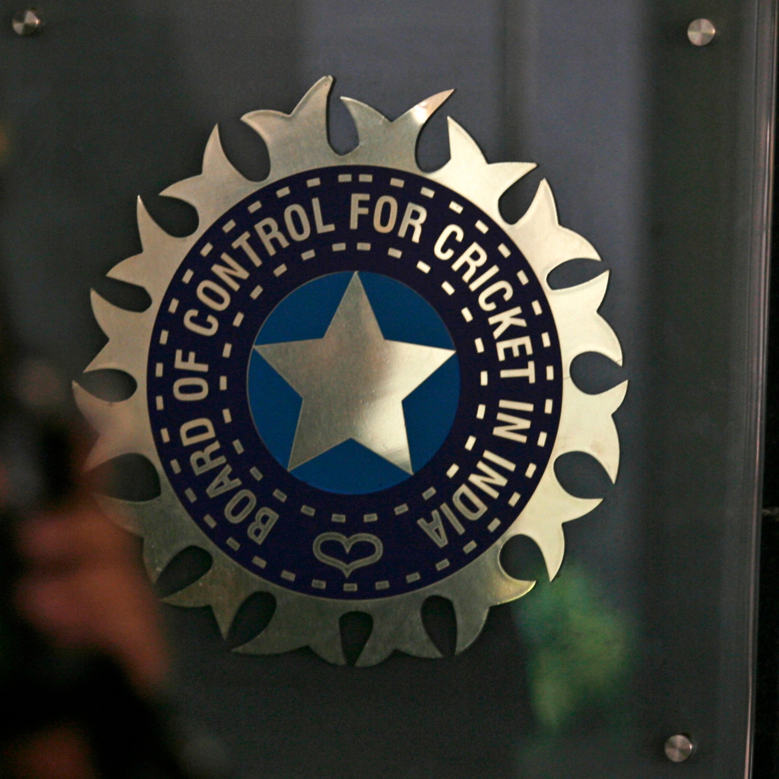 Enjoying cricket match on mobile phones? Know about this MAJOR decision by  BCCI | Industry News, Times Now