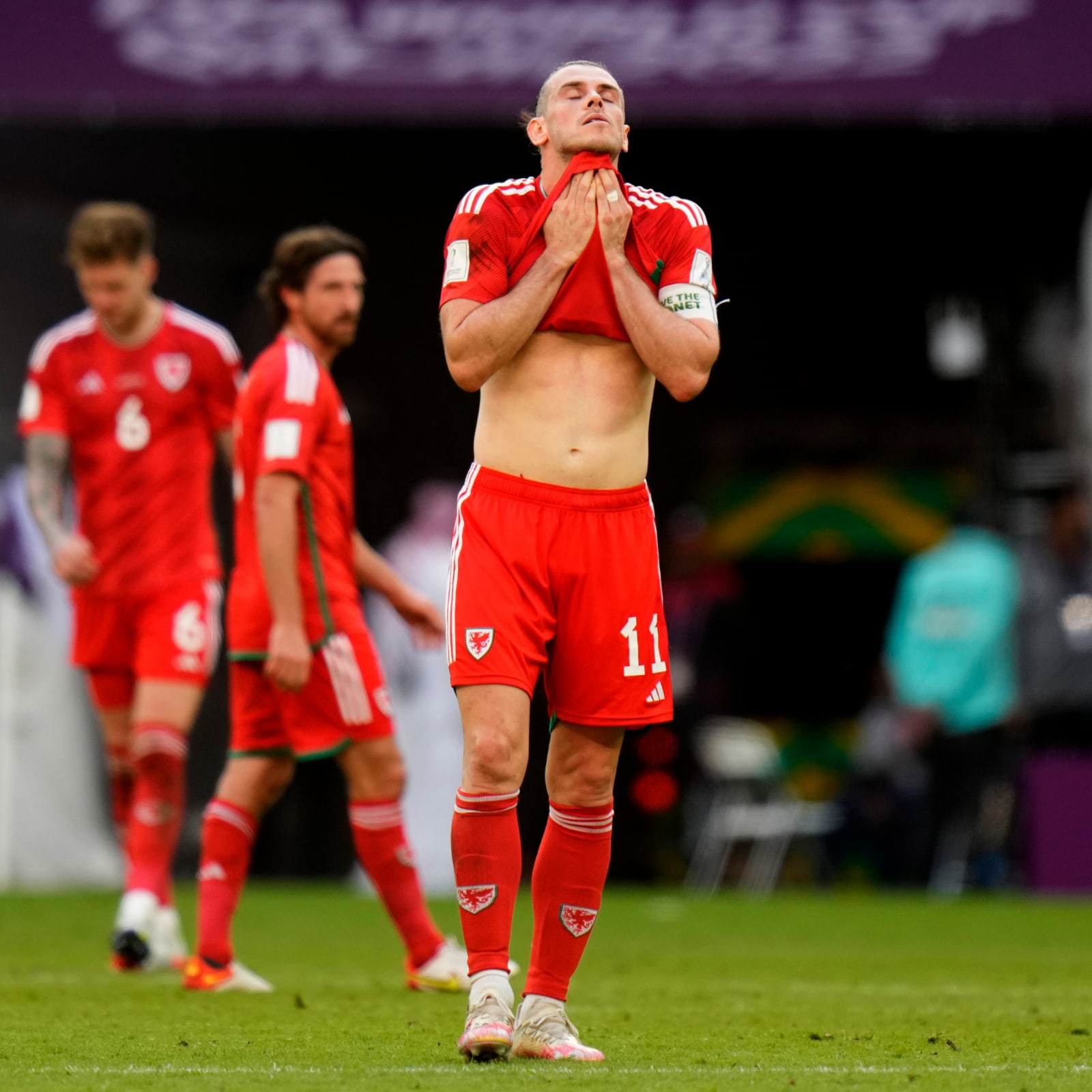 Fifa World Cup 2022: Gareth Bale 'gutted' as Iran defeat leaves Wales  facing exit in Qatar