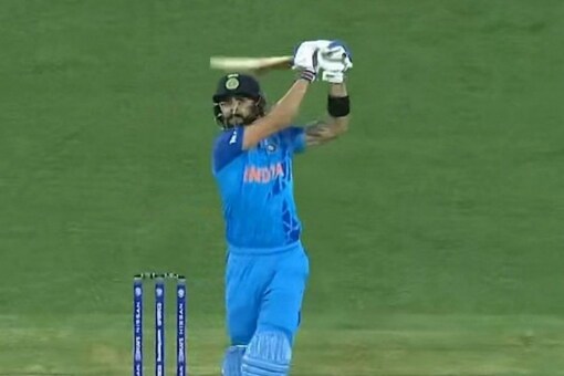 Virat Kohli smashed the shot of the tournament off Haris Rauf's delivery (Twitter Image)