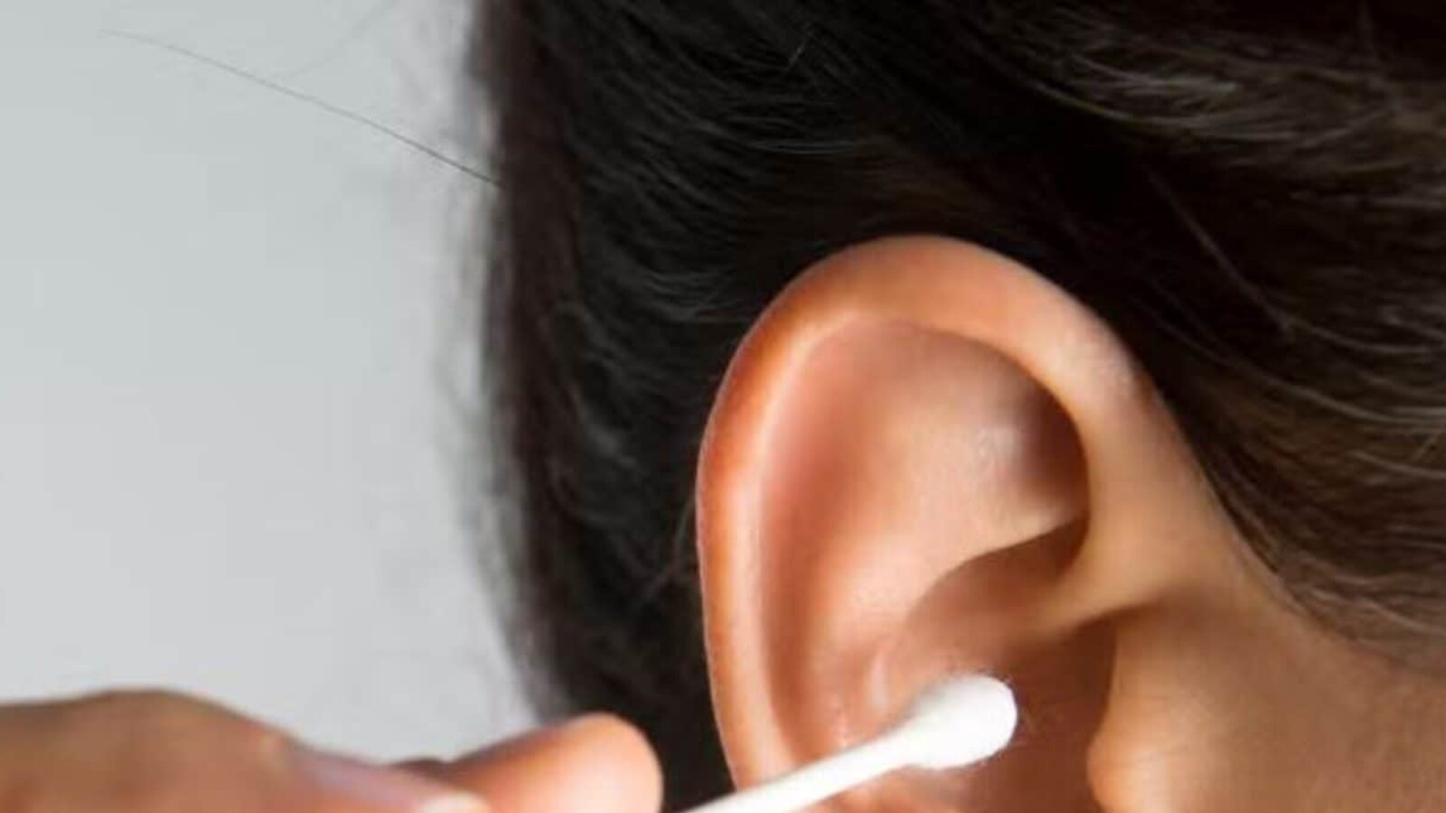 British Man With Hearing Difficulty Discovers Bud Stuck in His Ear for
