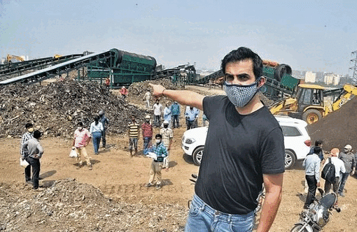 On One hand, AAP is making Delhi's garbage landfills its main issue, BJP is attacking the Delhi government for pollution and alleged corruption of their ministers 