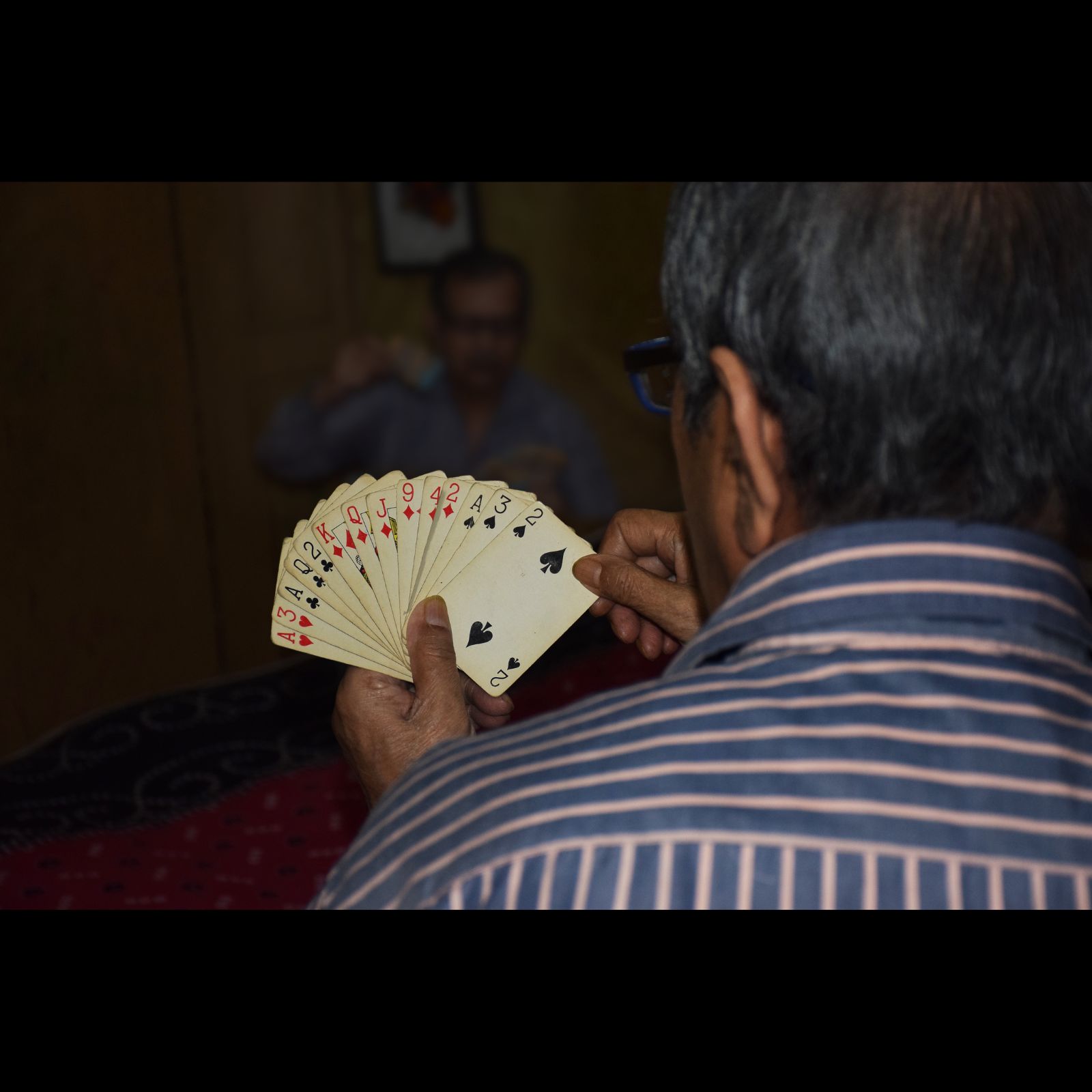 With Spl Contact Lenses & QR Code, Bengaluru's James Bond-Inspired Gambling  Gangs Get Ace in the Hole