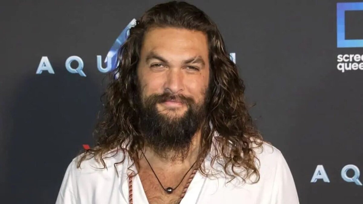 Jason Momoa Strips Down To Show Off His Hawaiian Malo On Jimmy Kimmel Show, Says 'Don't Like Clothes...'